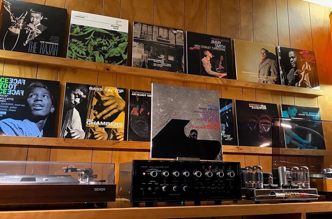Top Jazz Vinyl Albums for Building a Premium Record Collection
