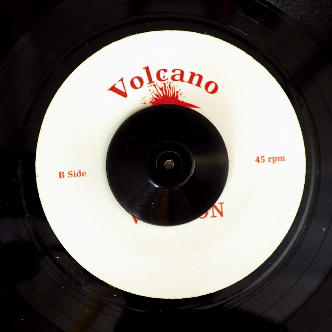 Johnny Osbourne - Kiss Somebody / Roots Radics - Version (rhythm: "Johnny Osbourne - Kiss Somebody")