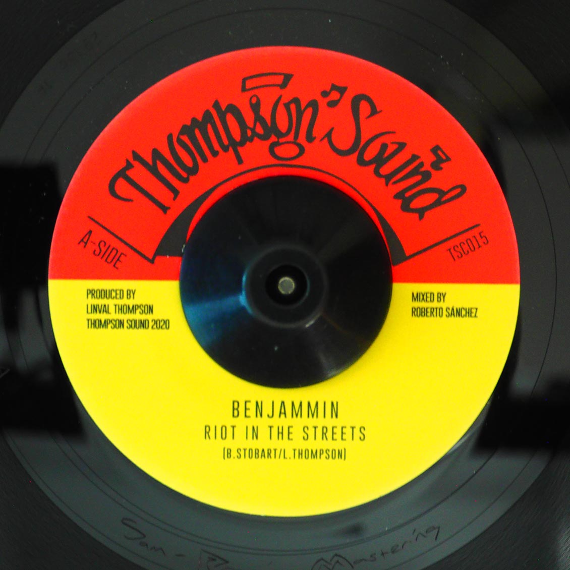Benjammin - Riot In The Streets / The Roots Radics - Riot In Dub