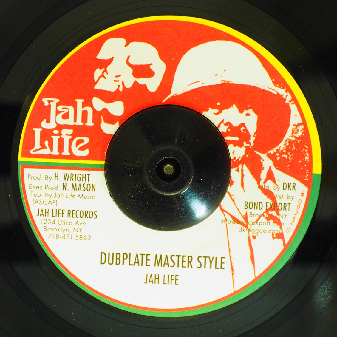 Carlton Livingston - Call Of The Rasta Man / Jah Life - Dubplate Master Style (rhythm: "Reggae Gone International")