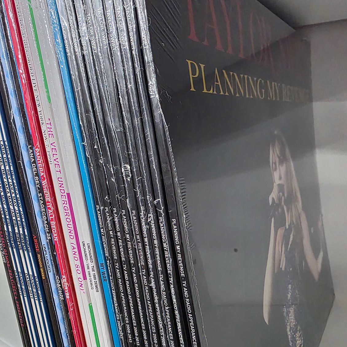 Taylor Swift, Lana Del Rey, Morissey, Alice In Chains, Bjork, Sepultura, Black Flag, Pantera - Lot #296133: 25 X Limited Edition Live Vinyl Albums Brand New (Factory Sealed)