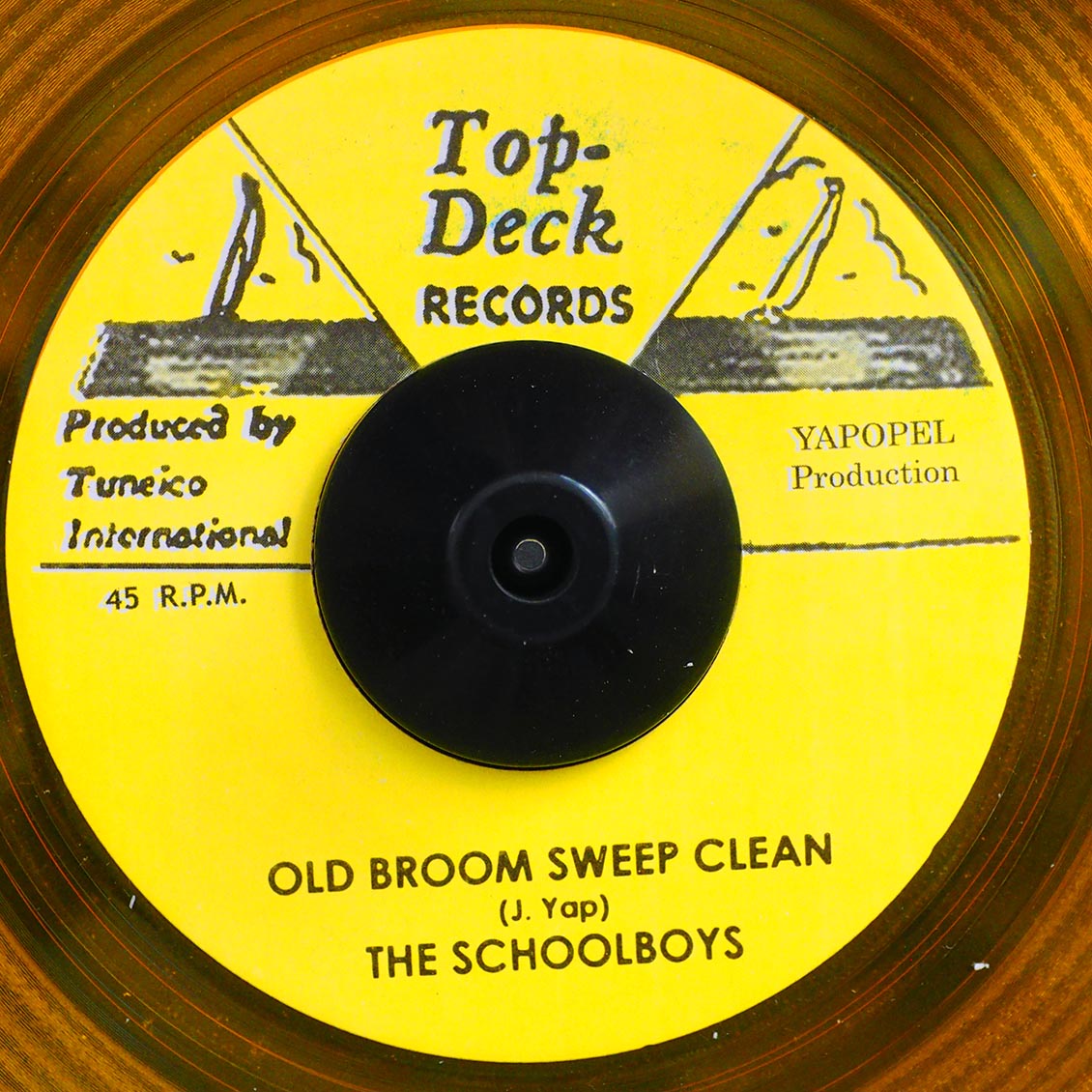 Schoolboys - Old Broom Sweep Clean / Al & The Vibrators - Dream For Tomorrow (orange vinyl)