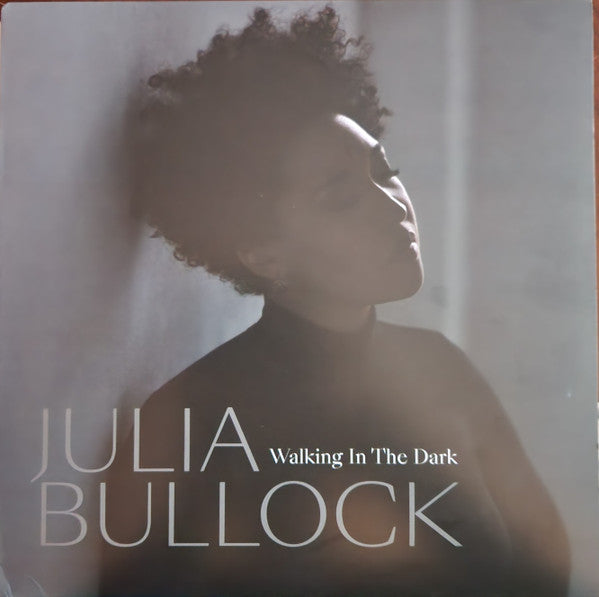 BULLOCK JULIA & CHRISTIAN REIF - WALKING IN THE DARK