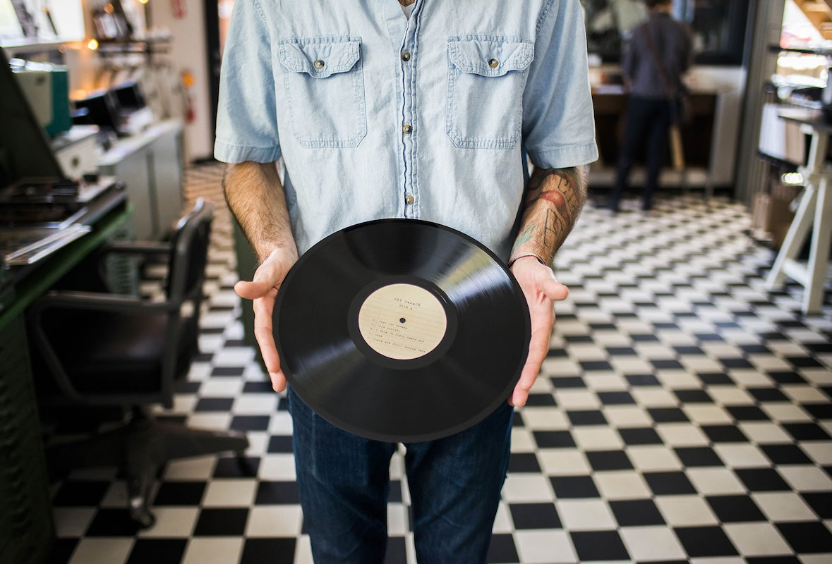 Why Vinyl Feels Like Home: The Emotional Power of Analog Sound