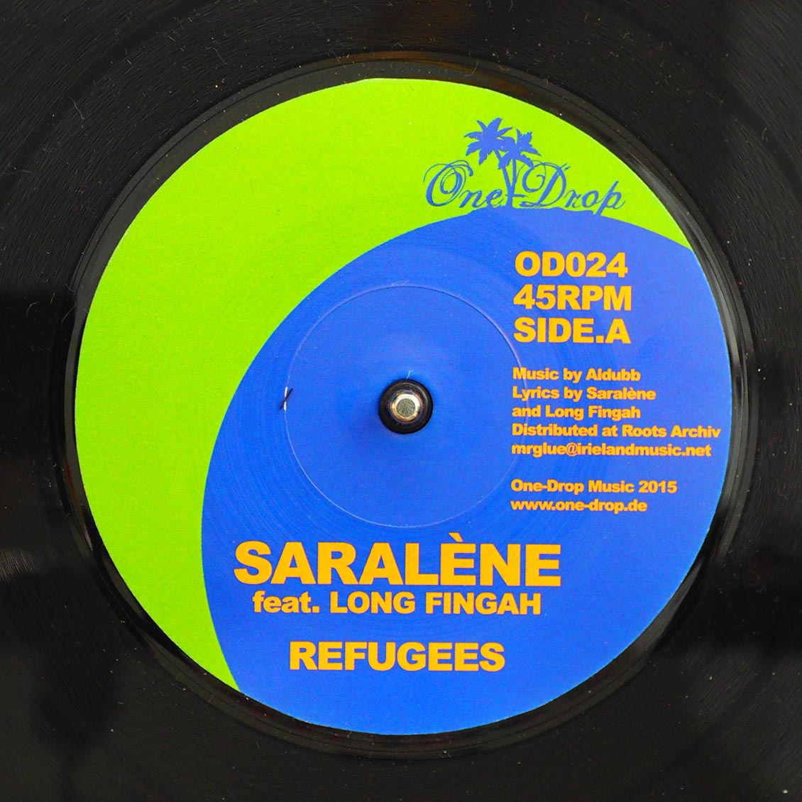 Saralene, Long Fingah - Refugees  /  Kali Green - Let Em Know