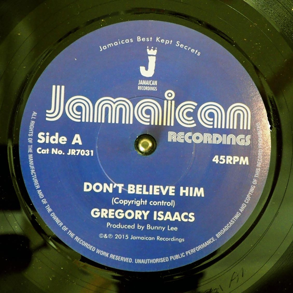 Gregory Isaacs - Don't Believe Him (Don't Believe In Him)  /  Gregory Isaacs - The Village