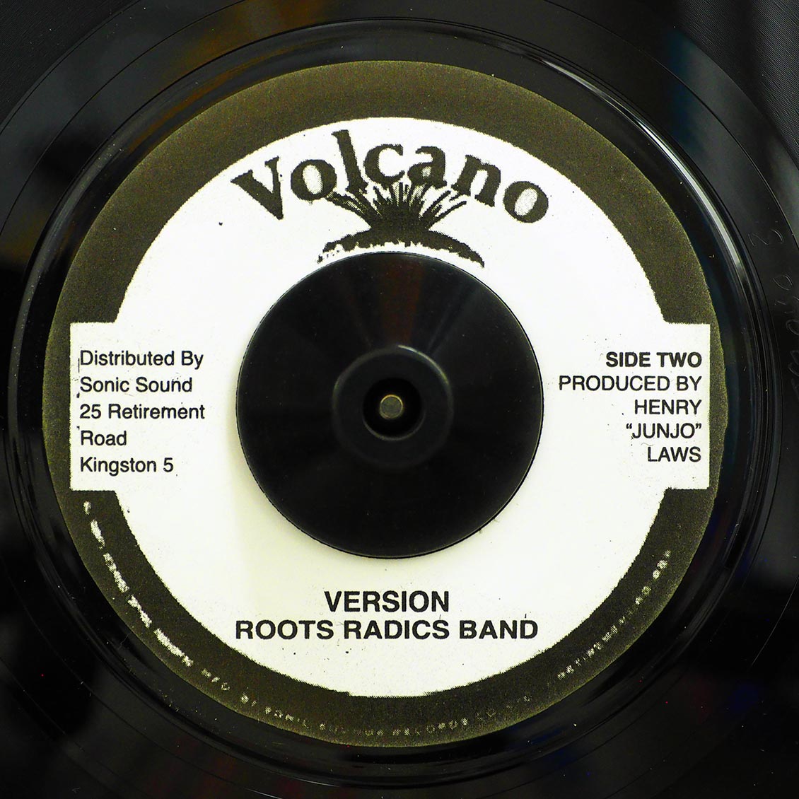 Barrington Levy - Prison Oval Rock  /  Roots Radics - Version (rhythm: "Prison Oval Rock")