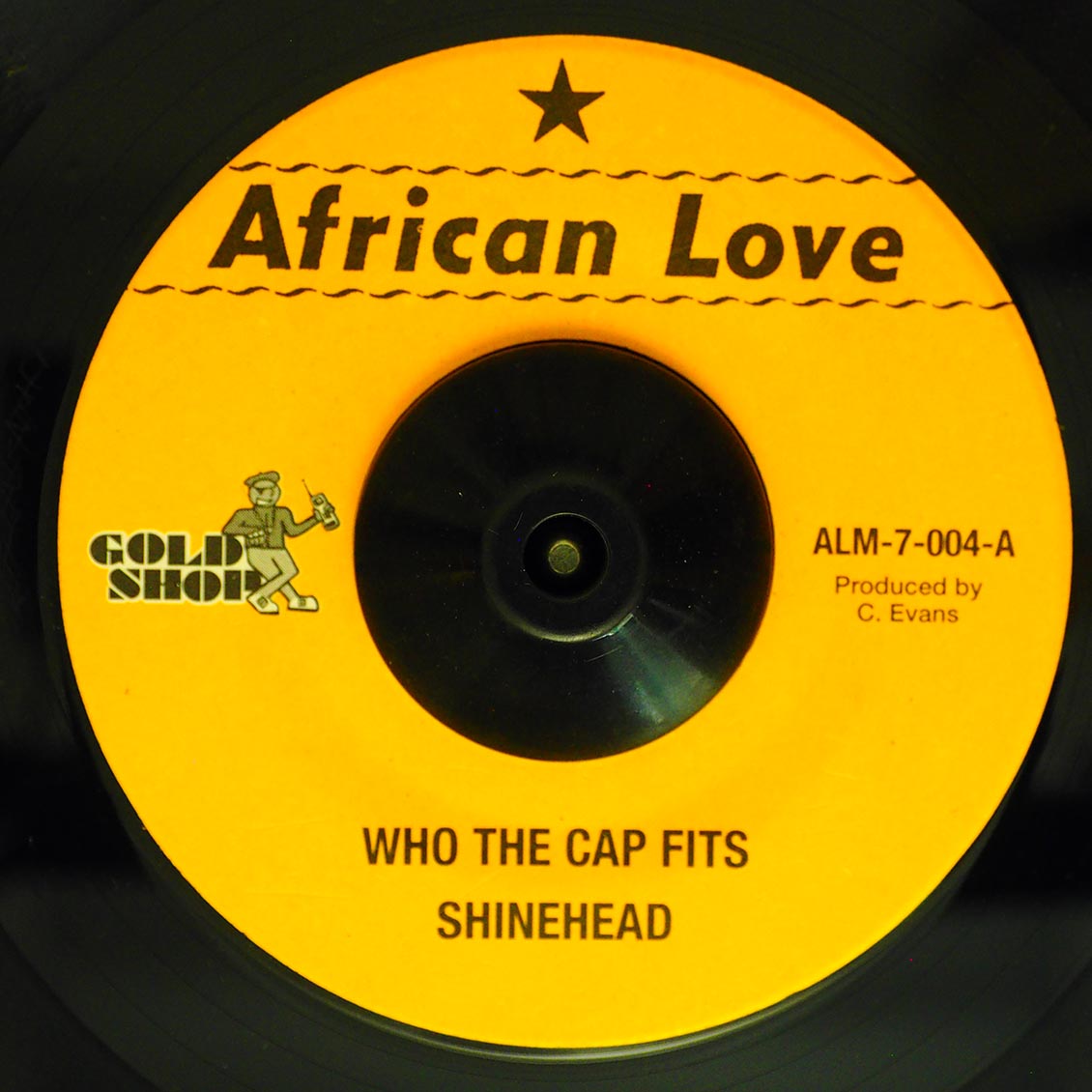 Shinehead - Who The Cap Fits  /  Version (rhythm: "Johnny Osbourne - No Sound Like We")