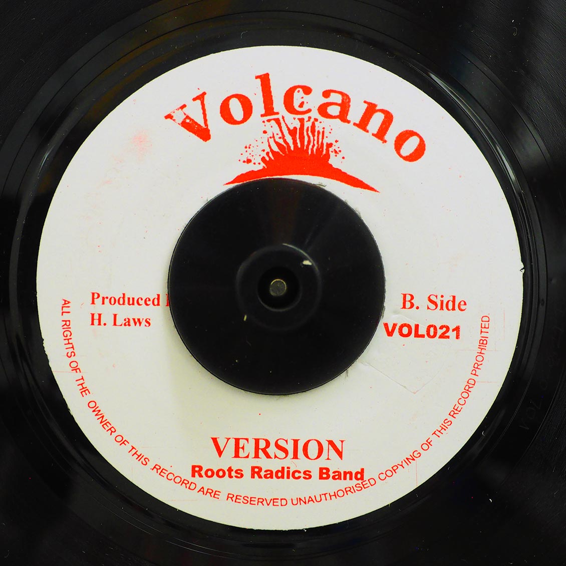 Johnny Osbourne - Freelance Lover  /  Roots Radics - Version (rhythm: "Rod Taylor - Them A Top Ranking")