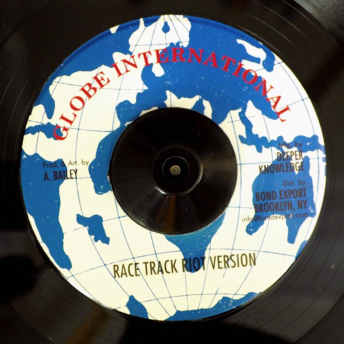 Devon Russell - Rat And Bat  /  Race Track Riot Version (rhythm: "Yabby You - Conquering Lion")