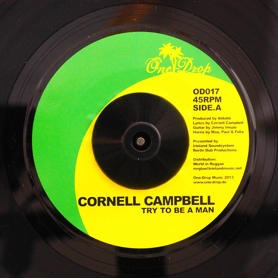 Cornell Campbell - Try To Be A Man  /  Full Moon Riddim (Melodica Version)