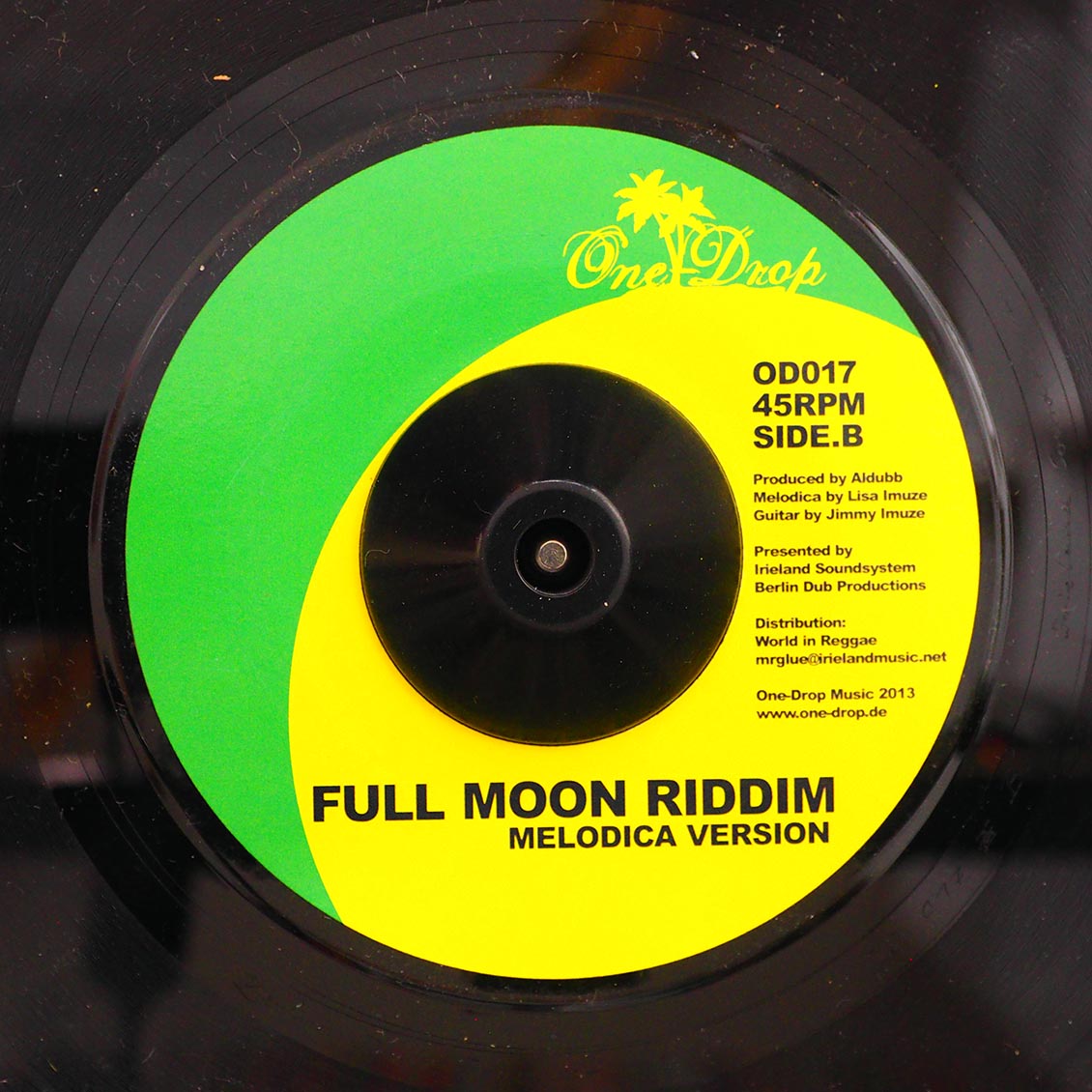 Cornell Campbell - Try To Be A Man  /  Full Moon Riddim (Melodica Version)