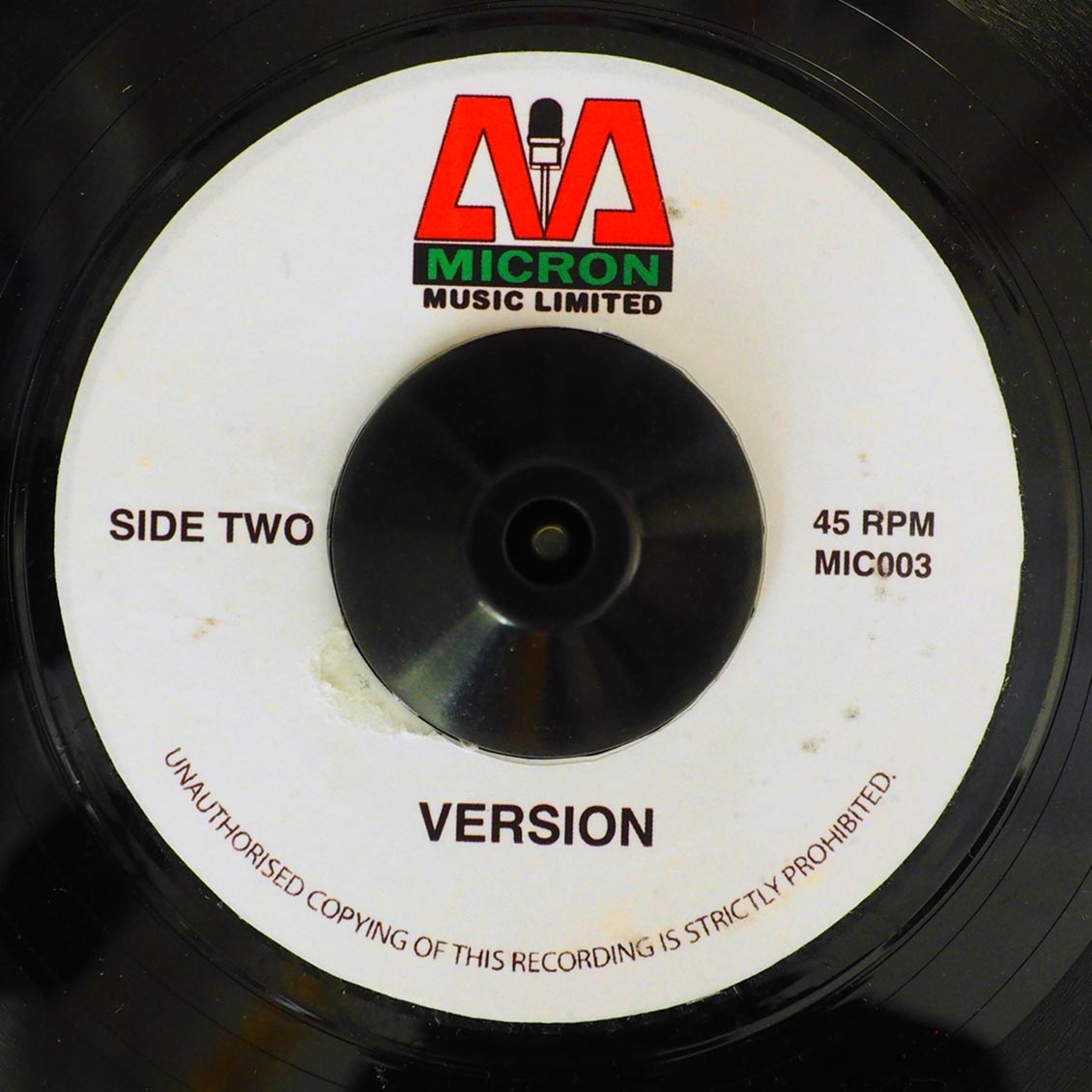 Gregory Isaacs - Beautiful Africa  /  Version