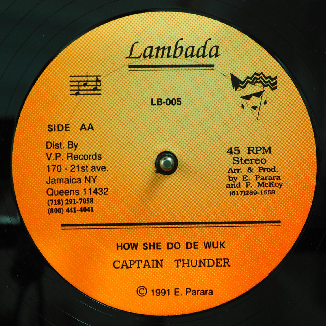 Buju Banton - Who Se Fat Gal Caan Handle Buddy  /  Captain Thunder - How She Do De Wuk (orig. press)