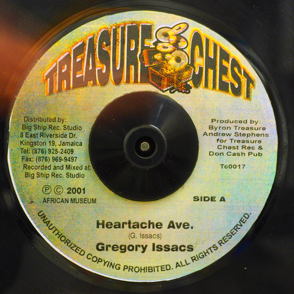 Gregory Isaacs - Heartache Avenue  /  Noel Brown - Chest Mix