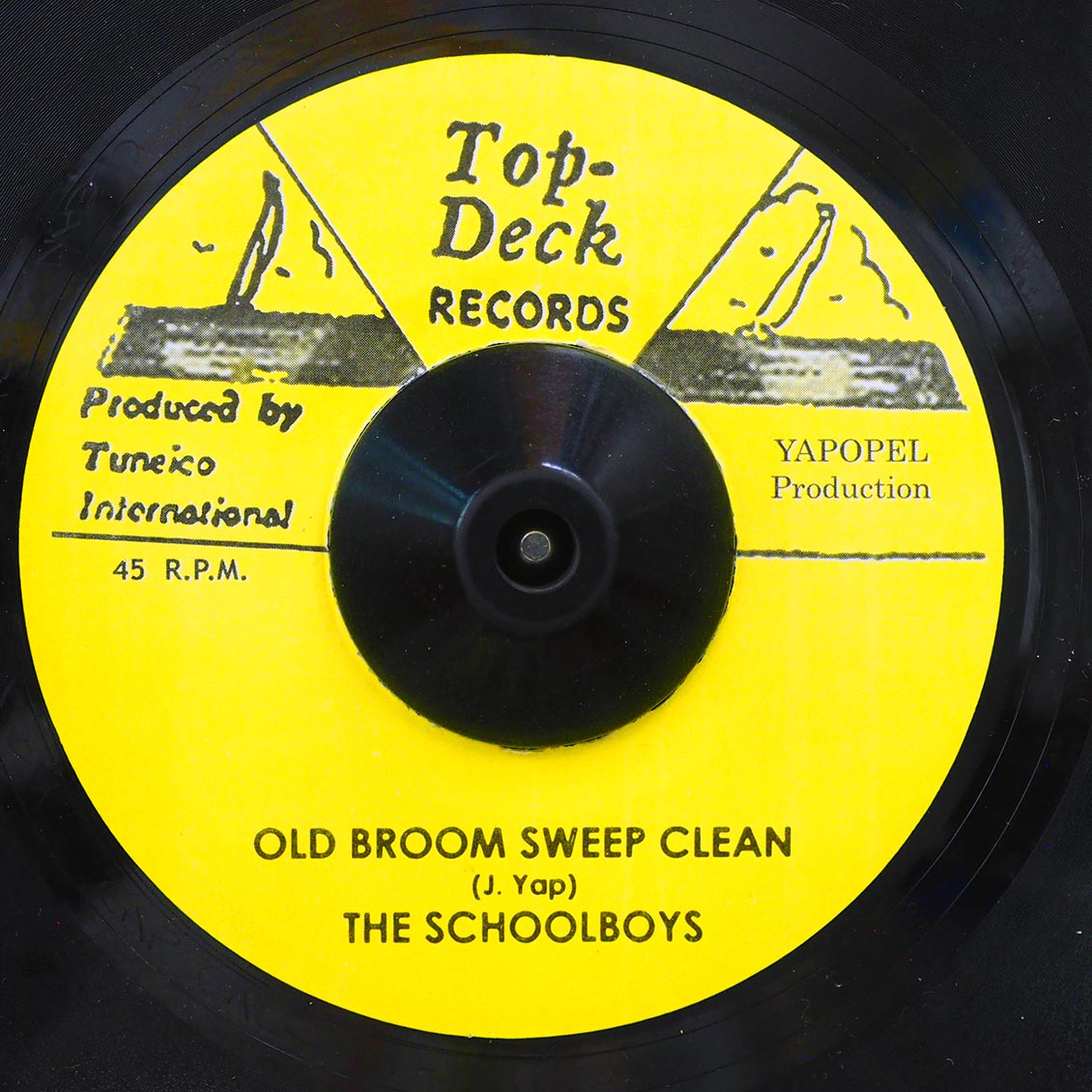 The Schoolboys - Old Broom Sweep Clean  /  Al & The Vibrators - Dream For Tomorrow