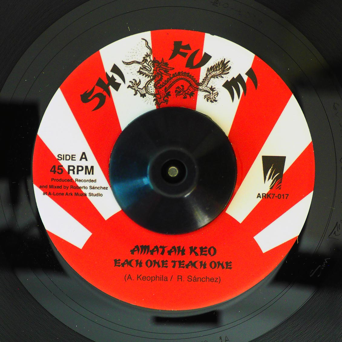 Amatah Keo - Each One Teach One  /  Lone Ark Riddim Force - Each One Teach Dub