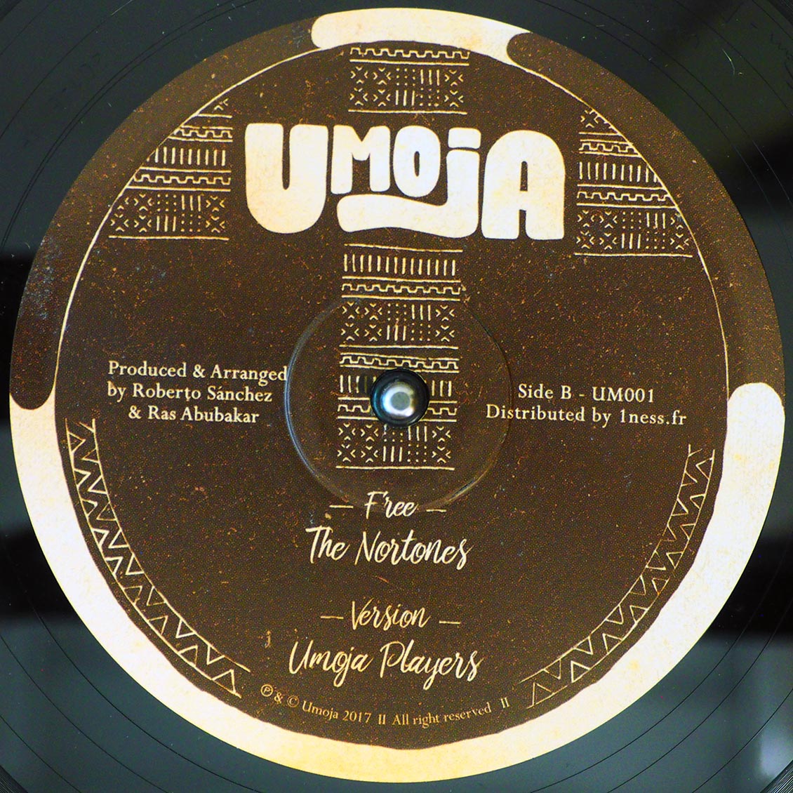 Rick Wayne - Magnify; Ras Telford - La Aldea  /  The Nortones - Free; Umoja Players - Version
