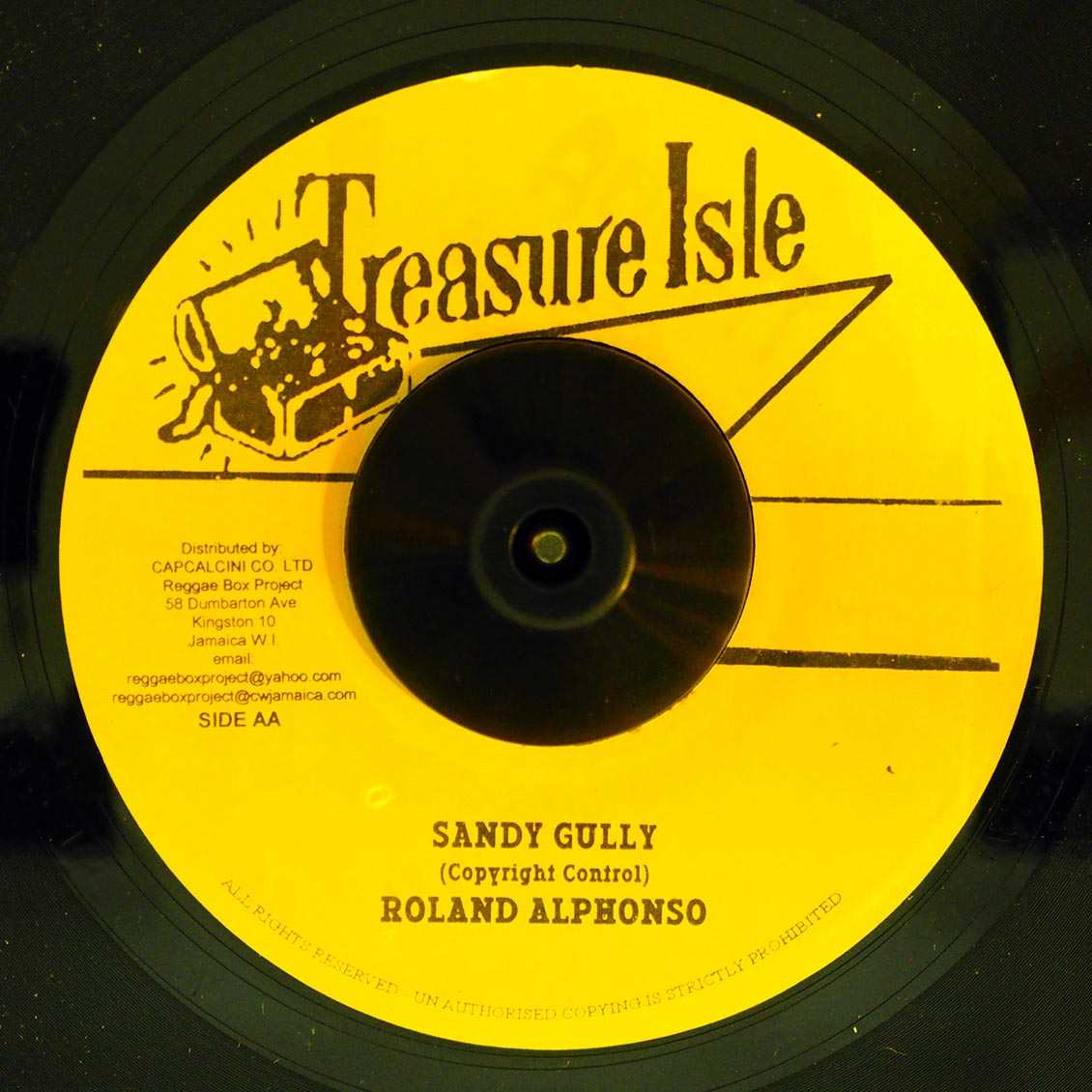 Joe White - Hog Ina Coco  /  Roland Alphonso - Sandy Gully