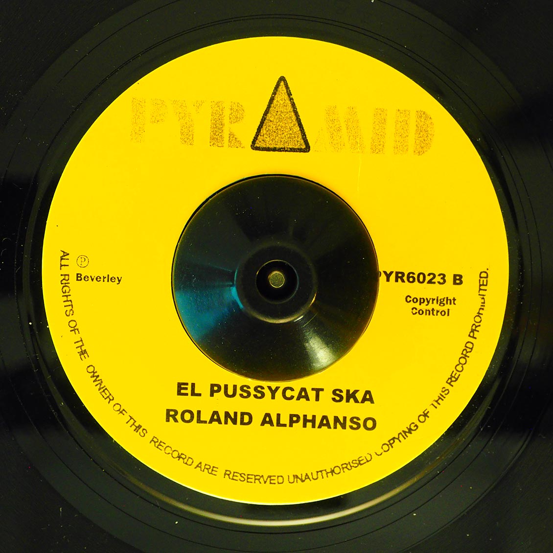 Jackie Opel - I Love Jamaica  /  Roland Alphonso - El Pussycat Ska