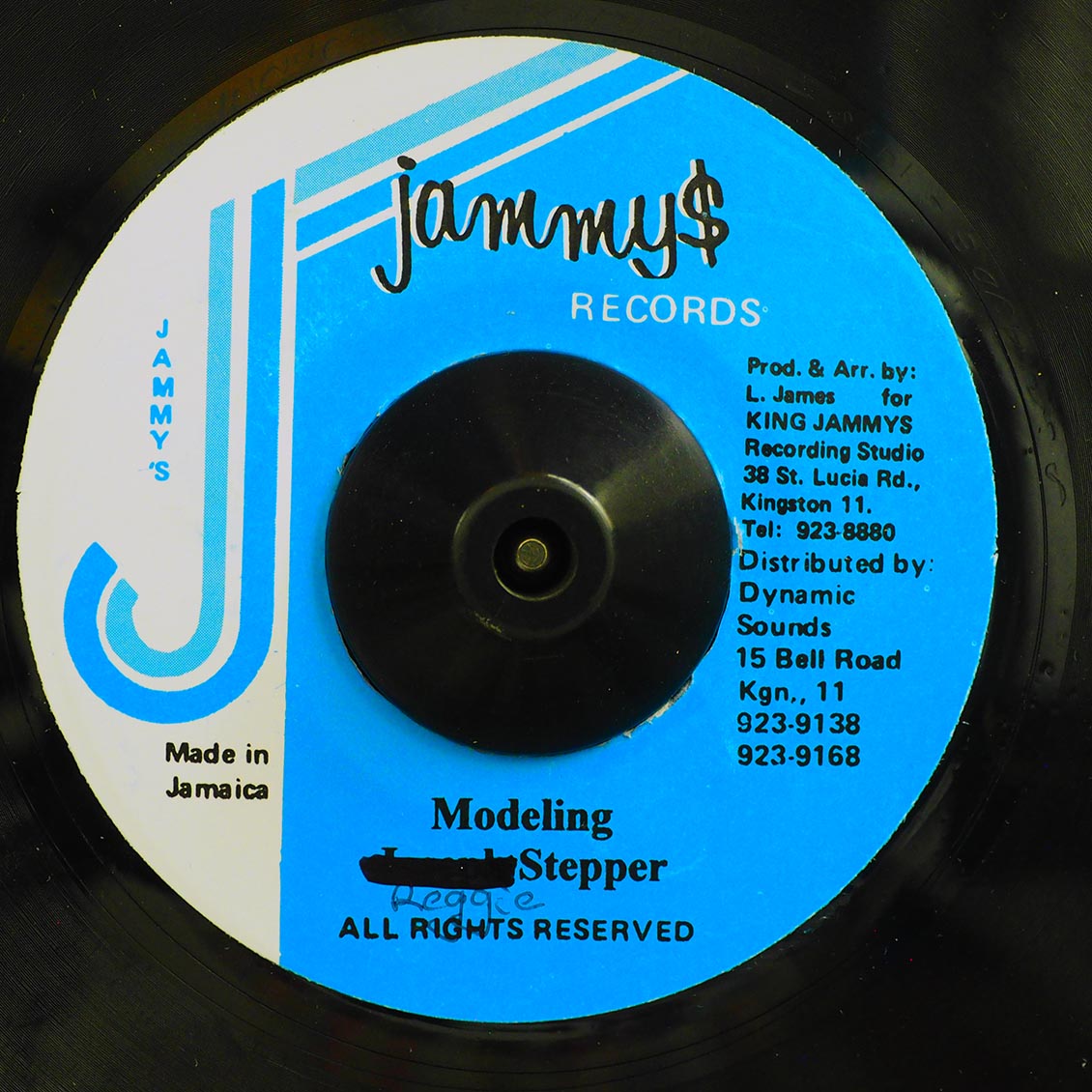 Reggie Stepper - Modelling  /  Version (rhythm: "Armagideon")