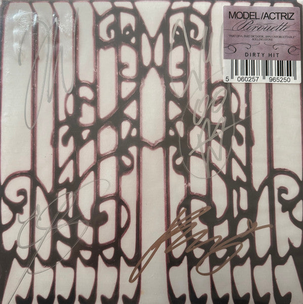 MODEL & ACTRIZ - PIROUETTE