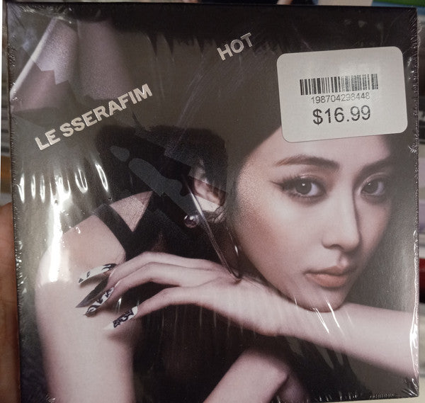 LE SSERAFIM - HOT (COMPACT VER./5TH MINI ALBUM)