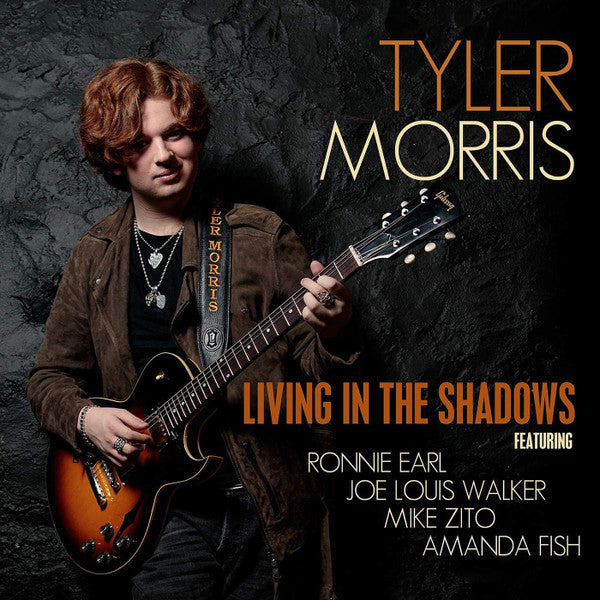 MORRIS,TYLER - LIVING IN THE SHADOWS